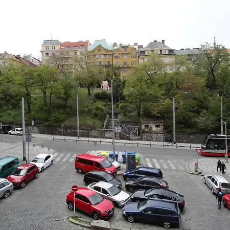 Novy Slunny Byt Pro Poznavani Prahy Prague