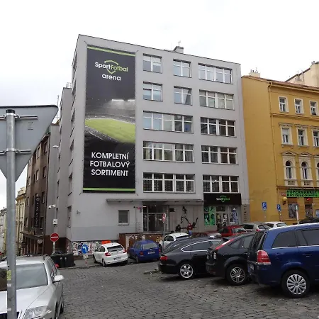 Novy Slunny Byt Pro Poznavani Prahy Apartment Prague